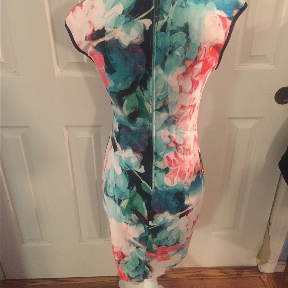 Michelle Bobot flowered dress - Picture 2 of 6